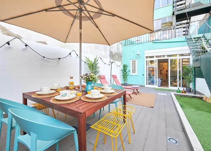 Charming 3Br Apt W/ Patio, By Timecooler
