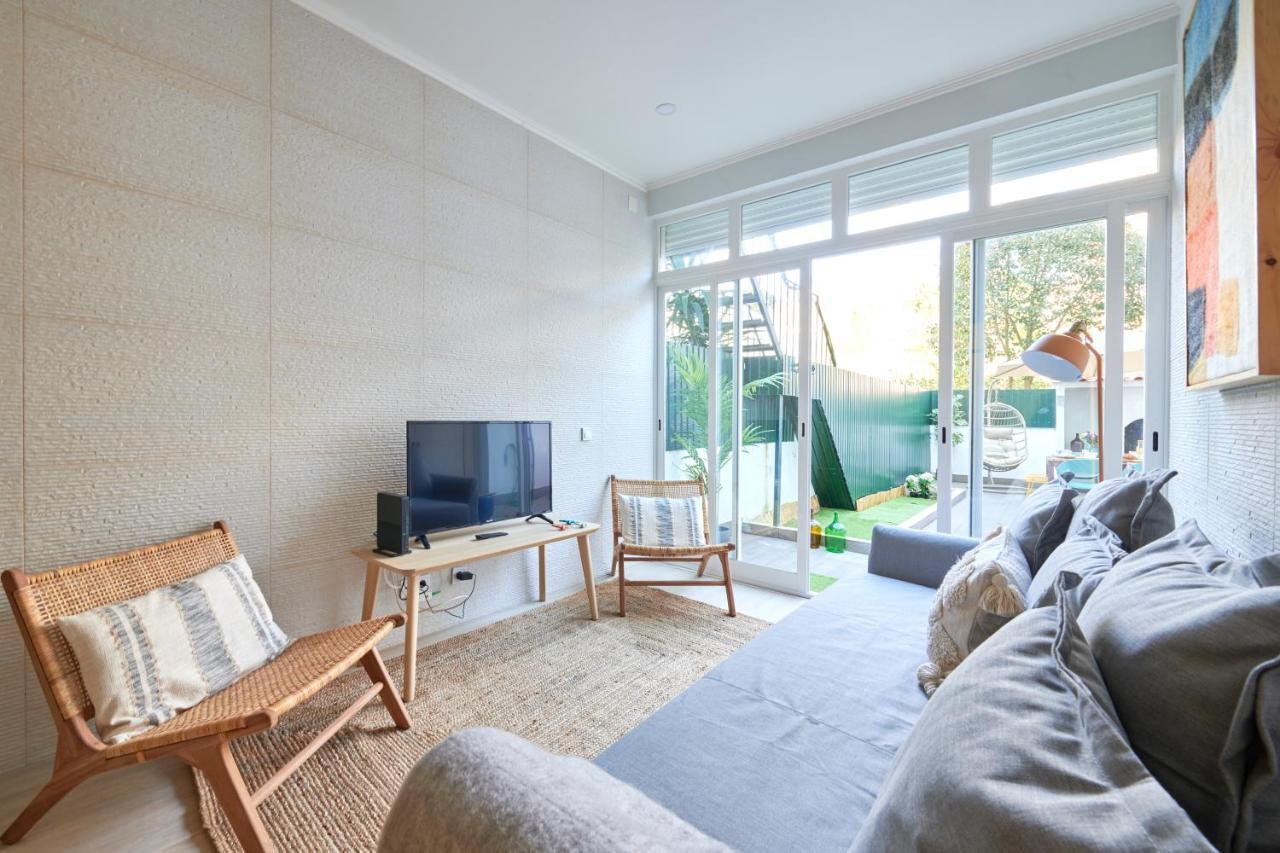 Charming 3br W/ Patio, By Timecooler Appartamento Lisbona