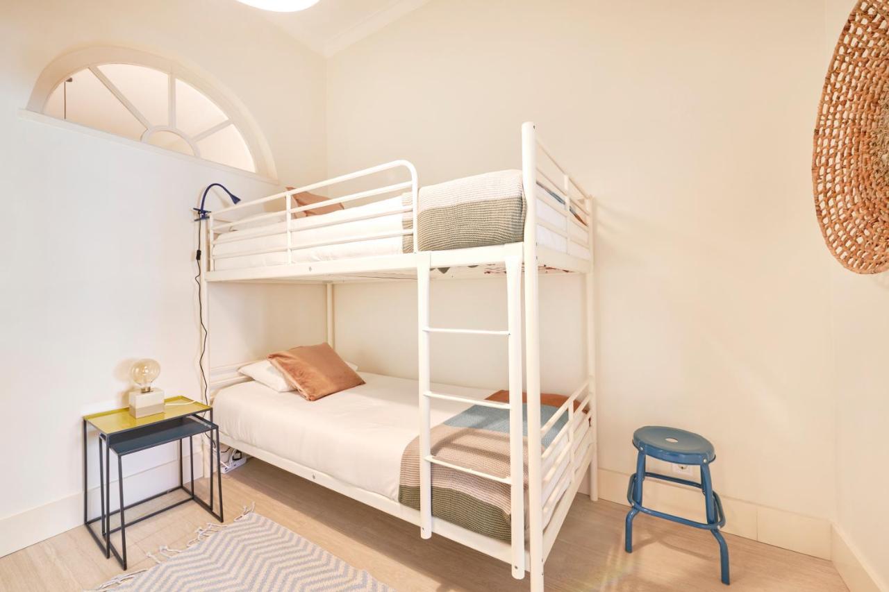 Appartamento Charming 3br W/ Patio, By Timecooler Lisbona